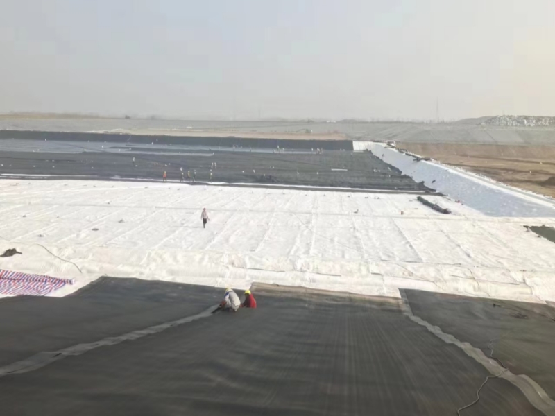 Benefits of Geosynthetic Clay Liners Benefits of Geosynthetic Clay Liners