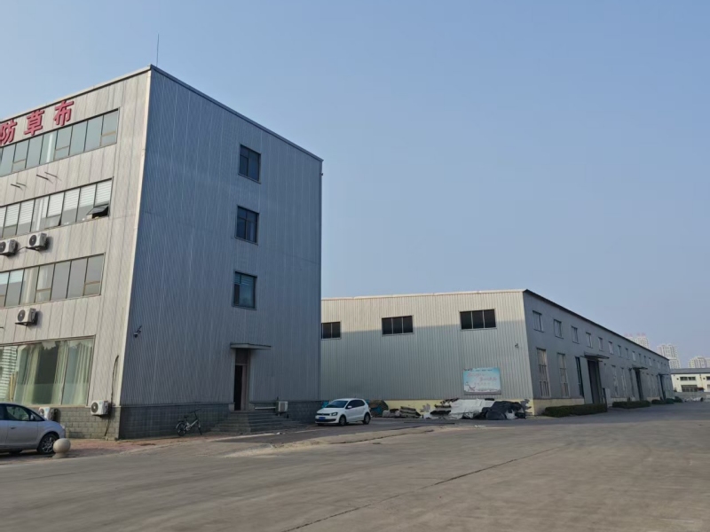 अम्लीय खदान अपशिष्ट तालाब के लिए बनावटयुक्त एचडीपीई जियोमेम्ब्रेन – ढलान स्थिरता और रासायनिक प्रतिरोध मूल्यांकन